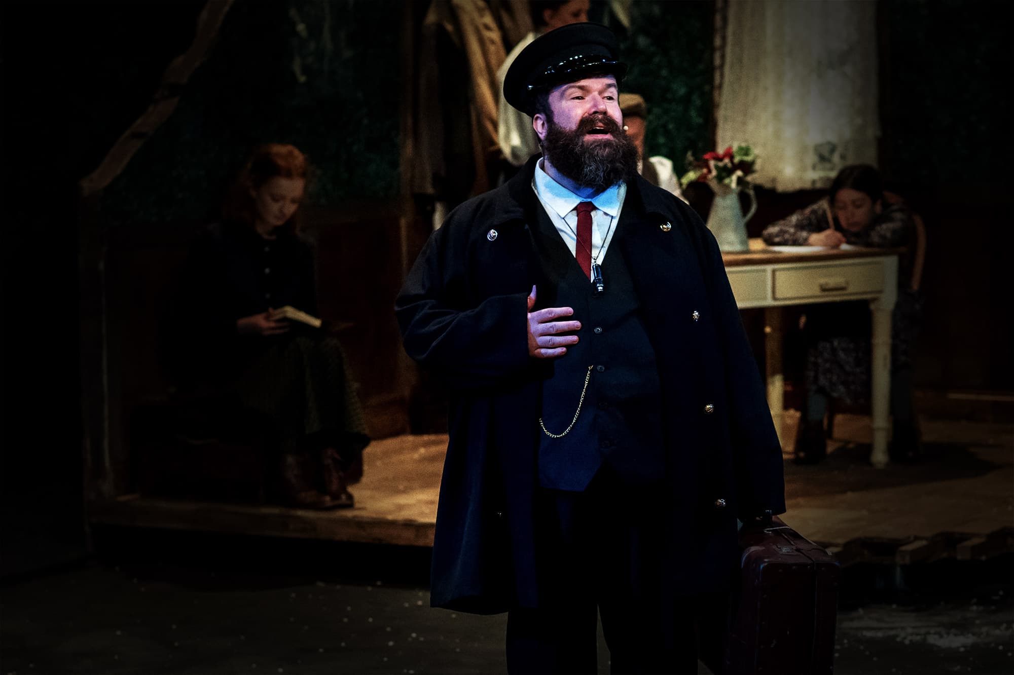 Phil Sealey The Railway Children in Regional Theatre